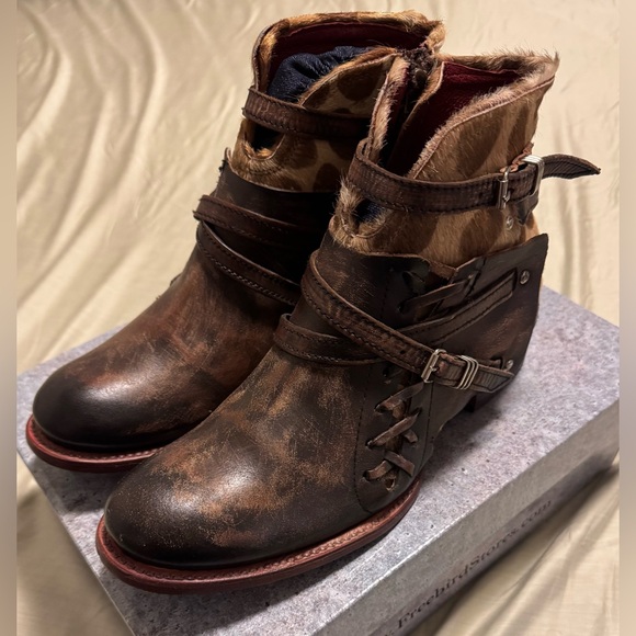 Freebird Size 10 Belfast Leather Leopard Brown Buckle Women Boots Used - Picture 2 of 8